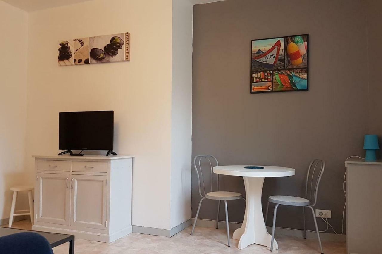 10 Rue Des Recollets 1Er Gauche Διαμέρισμα Μπριβ-λα-Γκαγιάρντ Εξωτερικό φωτογραφία